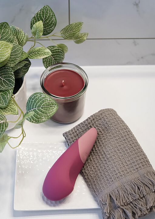 Womanizer Vibe Noiseless Clitoral Vibrator image number 4.0